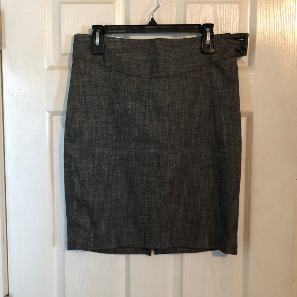 Gray pencil skirt